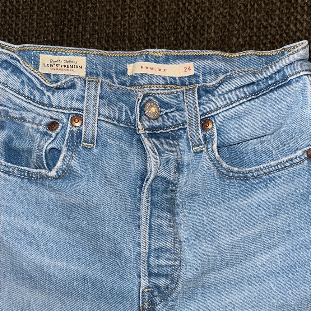 Levi's Ribcage Bootcut - Picture 2 of 6